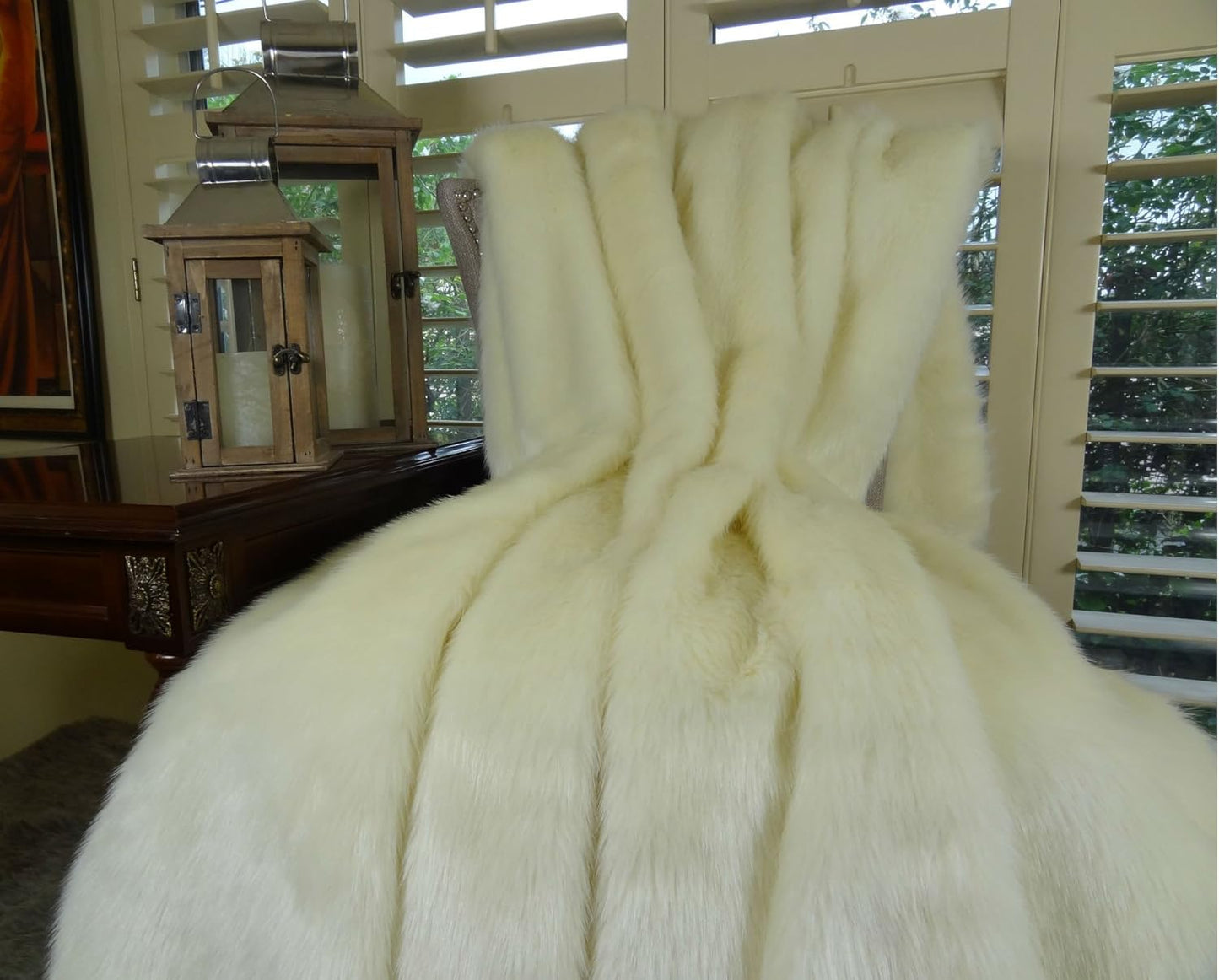 Arctic Fox Faux Fur Throw Blanket & Bedspread - Arctic Creamy White Arctic Faux Fur - Luxury Soft Faux Fox Fur - Heavy Throw, Made in USA, 16414