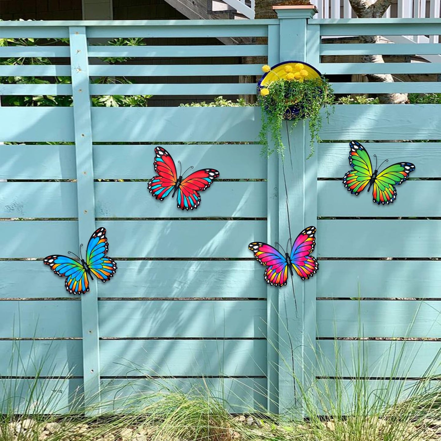 Oraytteo Metal Butterfly Wall Decor, 4pcs Butterflies Wall Art Hanging Sculptures for Outdoor Indoor Fence Patio Yard Tree Garden Home Decorations, Housewarming Gift for Mom Friends