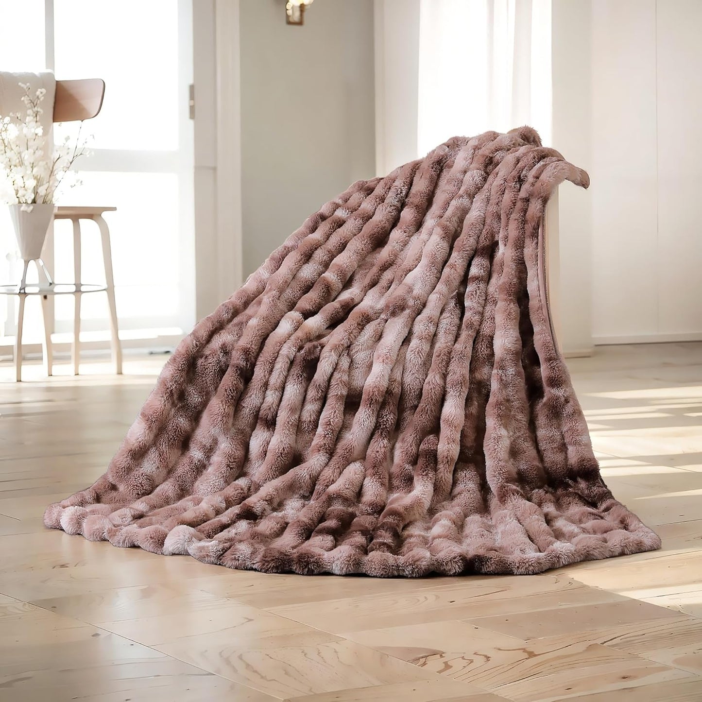 UKELER Ultra Soft Throw Blanket 50''x60'', Brown Fluffy Blankets & Throws Faux Fur Blanket for Couch, Bed, Sofa Cozy Plush Warm Thick Velvet Blanket for Women, Men