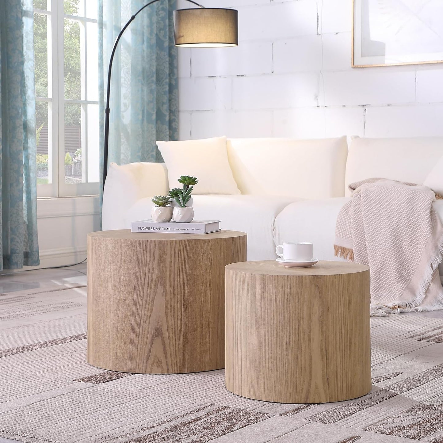 18.9”Round Nesting Coffee Table Set of 2,Wooden Circle Coffee and End Tables,Durable Accent Furniture,Modern Space-Saving Design for Small Living Rooms,Offices,No Assembling Needed,Oak
