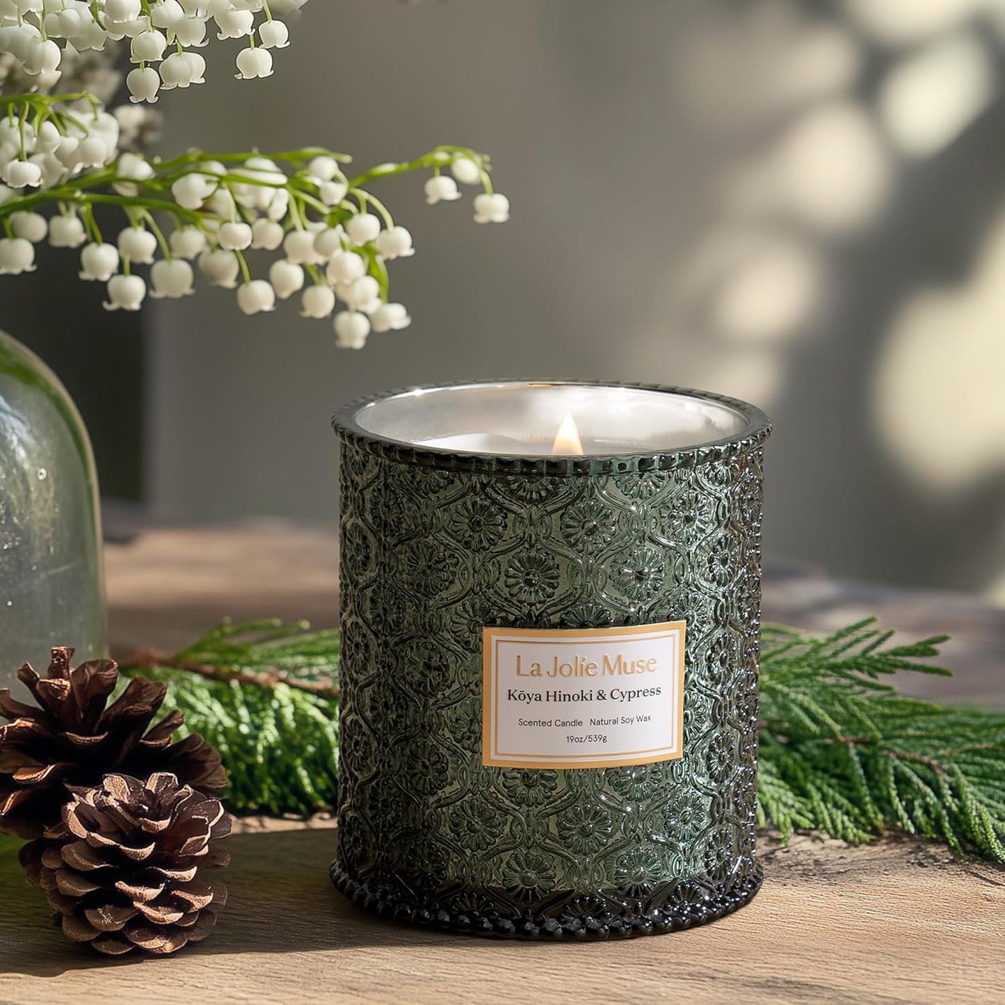 LA JOLIE MUSE Kōya Hinoki & Cypress Scented Candle – Pine, Leather & Hinoki | 19 oz Festive Christmas Candle | Wooden Wick | Clean Burn & Vibrant Scent | Fun Gift for Hosts & Fall Tablescapes
