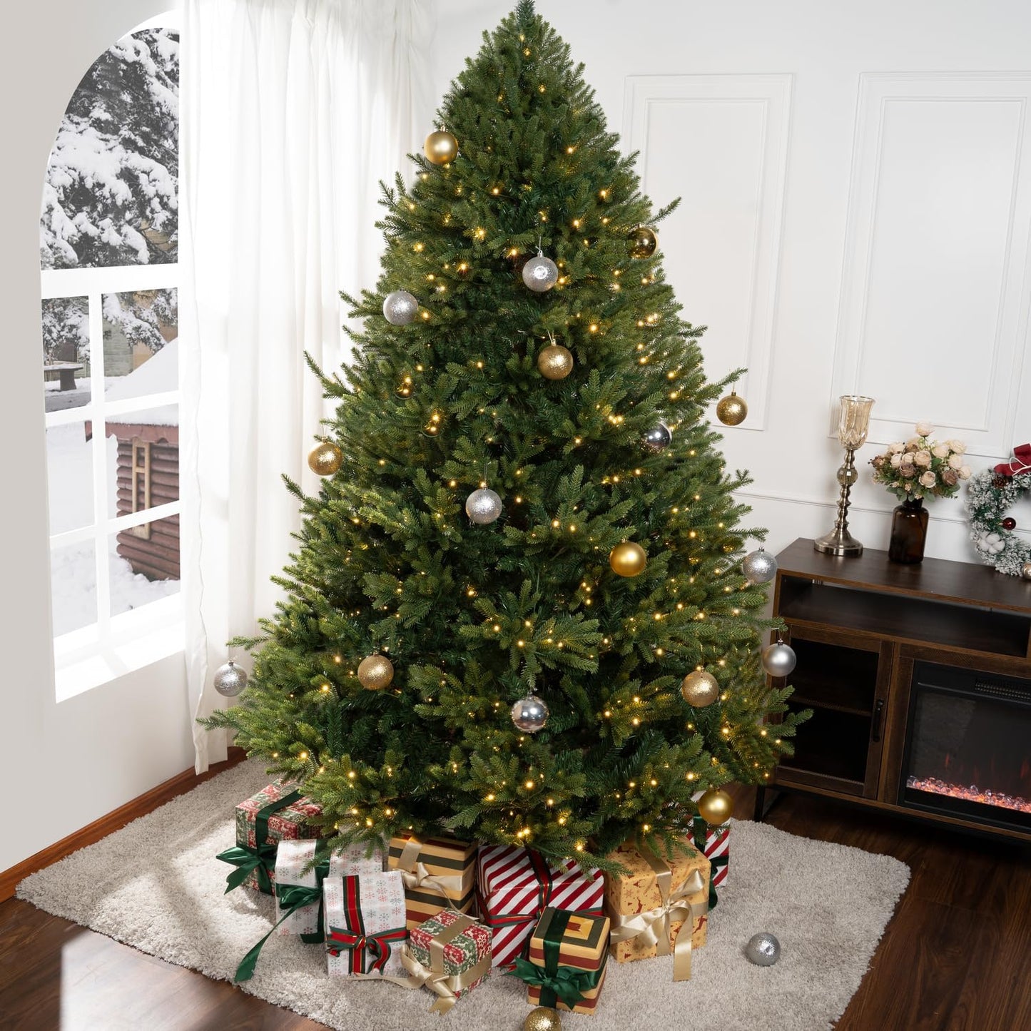 Naomi Home 6.5ft Traditional Christmas Tree with Lights Realistic Classic Christmas Tree Prelit with 3156 Branch Tips 450 Warm Lights and Metal Stand Aritificial