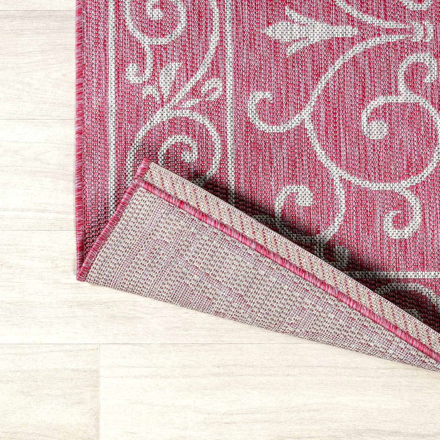 JONATHAN Y Vintage Filigree Indoor Outdoor Round Area Rug 5 Ft Fuchsia/Light Gray, Charleston Textured Weave for Backyard, Patio, Porch, Easy-Cleaning, Pet-Friendly, Non-Shedding (SMB106J-5R)