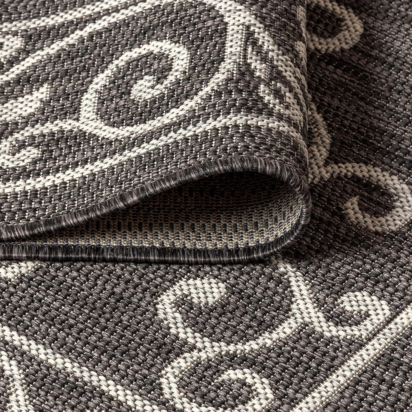 JONATHAN Y Vintage Filigree Indoor Outdoor Square Area Rug 3X3 Black/Gray, Charleston Textured Weave for Backyard, Patio, Porch, Easy-Cleaning, High Traffic, Pet-Friendly, Non-Shedding (SMB106G-3SQ)